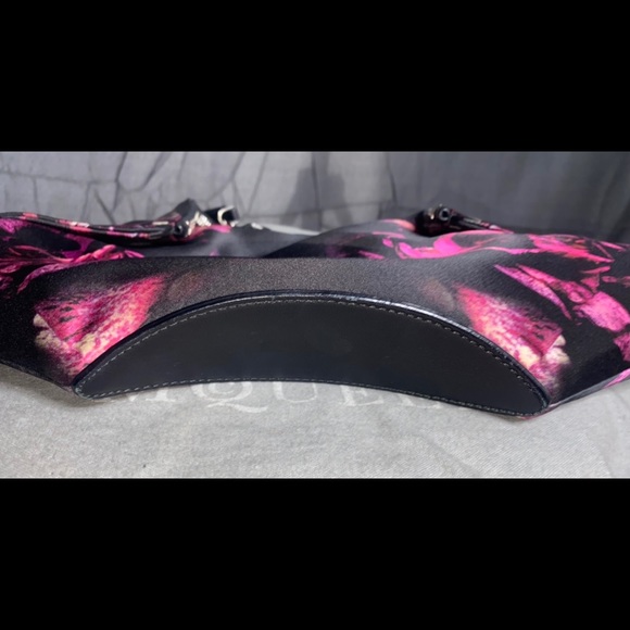 Gorgeous authentic Alexander McQueen De Manta Floral Satin medium Clutch - Picture 9 of 12
